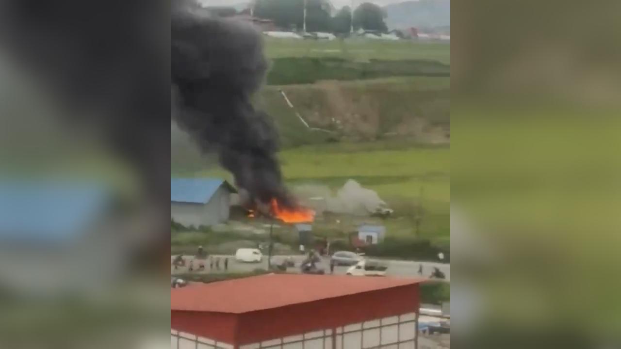 Nepal’de yolcu uçağı kalkış sırasında düştü